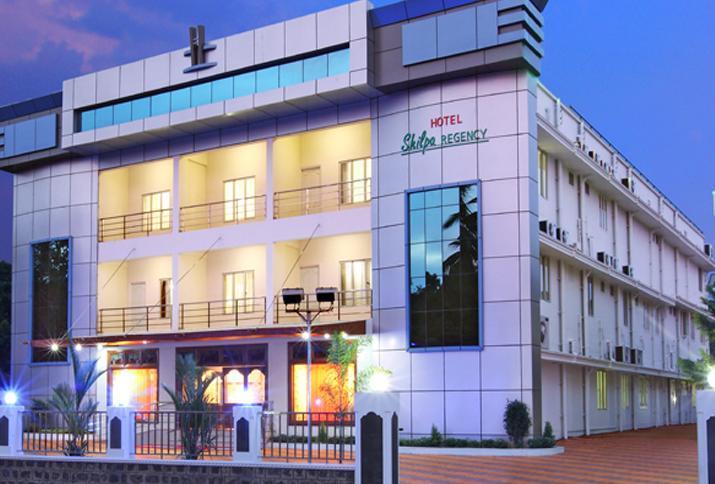 Hotel Shilpa Regency Kottārakara Esterno foto